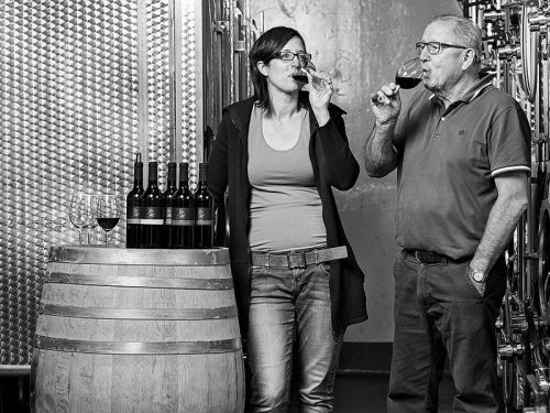 files/images/winemakers/switzerland/juerg-saxer/Jurg_and_Nadine_Saxer.jpg